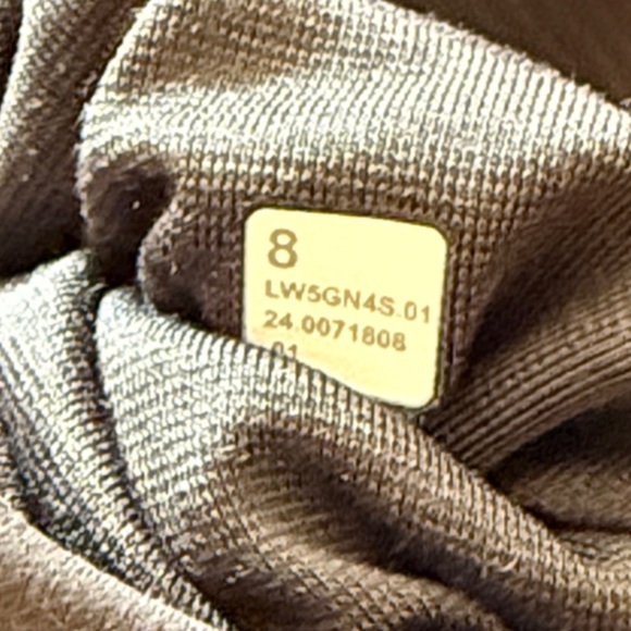 Lululemon sz 8 Wunder Train High-Rise Ribbed Tight 25"
Graphite Grey Leggings - Picture 7 of 13